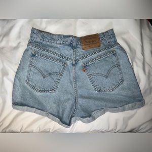 Vintage Levi’s 954 Regular Fit Jean Shorts